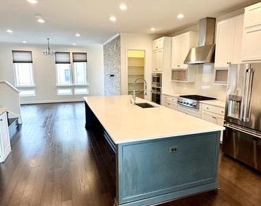 20265 Oak Bluff Drive - Photo Thumbnail 10