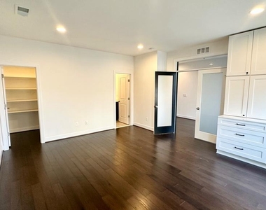 20265 Oak Bluff Drive - Photo Thumbnail 5