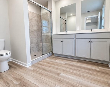42635 Darala Drive - Photo Thumbnail 10