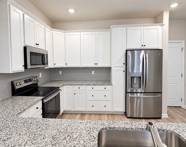 42635 Darala Drive - Photo Thumbnail 4