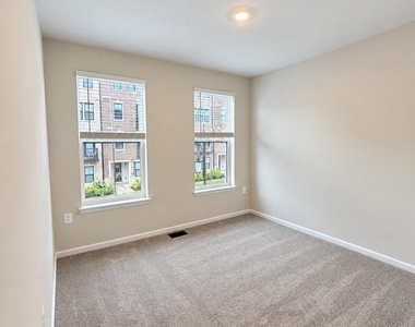 42635 Darala Drive - Photo Thumbnail 11
