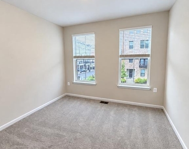 42635 Darala Drive - Photo Thumbnail 16