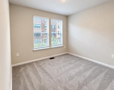 42639 Darala Drive - Photo Thumbnail 12
