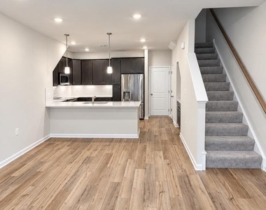 42639 Darala Drive - Photo Thumbnail 4