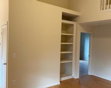 20445 Chesapeake Square - Photo Thumbnail 8