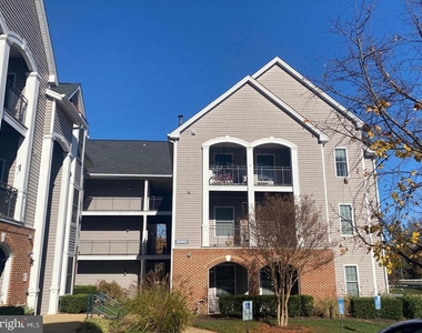 20445 Chesapeake Square - Photo Thumbnail 1