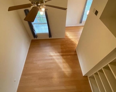 20445 Chesapeake Square - Photo Thumbnail 3