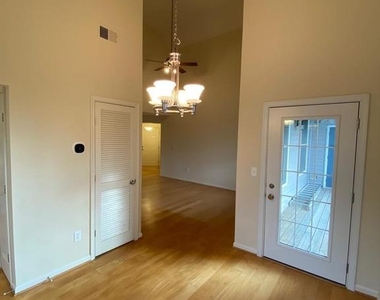 20445 Chesapeake Square - Photo Thumbnail 10