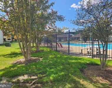 8423 Jinetes Court - Photo Thumbnail 29