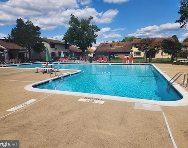 8423 Jinetes Court - Photo Thumbnail 27