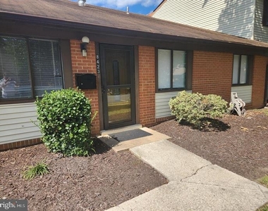 8423 Jinetes Court - Photo Thumbnail 24