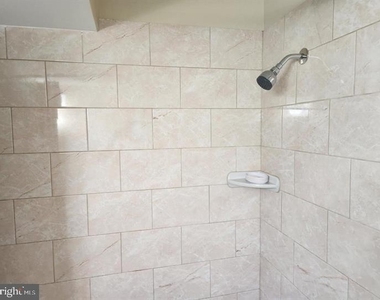 8423 Jinetes Court - Photo Thumbnail 10