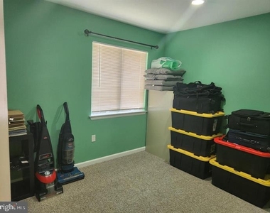 8423 Jinetes Court - Photo Thumbnail 22