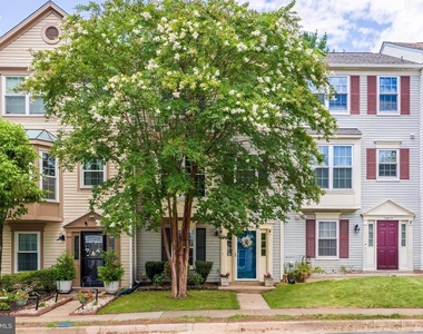13915 Gunners Place - Photo Thumbnail 1