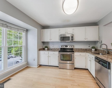 13915 Gunners Place - Photo Thumbnail 16