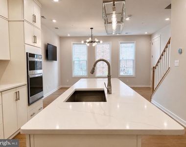 7556 Sawyer Farm Way - Photo Thumbnail 4