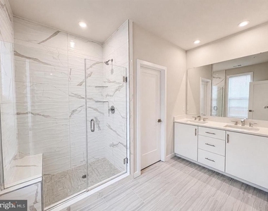 7556 Sawyer Farm Way - Photo Thumbnail 9