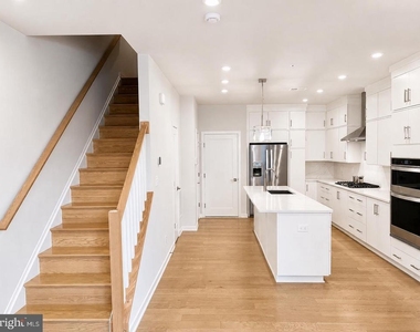 7556 Sawyer Farm Way - Photo Thumbnail 6