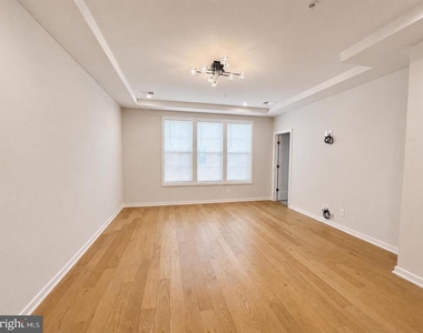 7556 Sawyer Farm Way - Photo Thumbnail 7