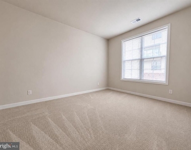 7556 Sawyer Farm Way - Photo Thumbnail 14