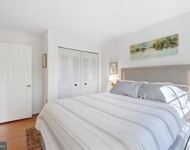 4528 Shoal Creek Court - Photo Thumbnail 10