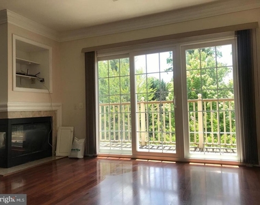 7068 Falls Reach Drive - Photo Thumbnail 2