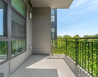 1761 Old Meadow Road - Photo Thumbnail 27