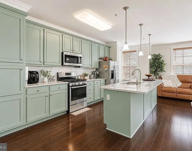 13723 Neil Armstrong Avenue - Photo Thumbnail 4