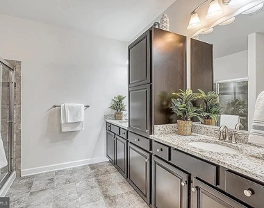 13723 Neil Armstrong Avenue - Photo Thumbnail 26