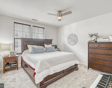 13723 Neil Armstrong Avenue - Photo Thumbnail 20