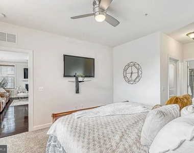 13723 Neil Armstrong Avenue - Photo Thumbnail 16