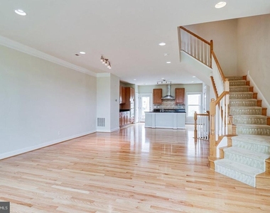 9548 Canonbury Square - Photo Thumbnail 7