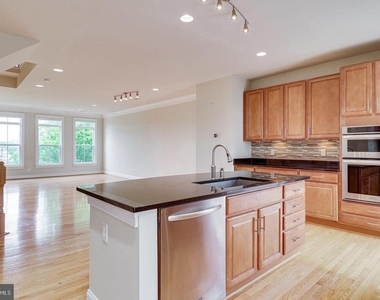 9548 Canonbury Square - Photo Thumbnail 16