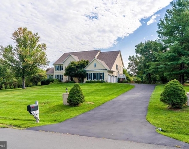 615 Nalls Farm Way - Photo Thumbnail 1