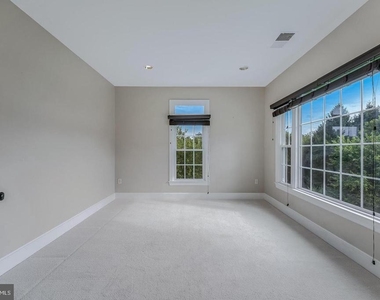615 Nalls Farm Way - Photo Thumbnail 38