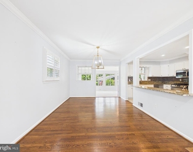 9201 Cherrytree Drive - Photo Thumbnail 6