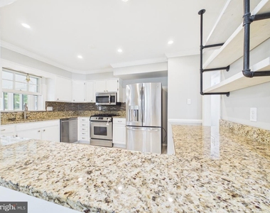 9201 Cherrytree Drive - Photo Thumbnail 7