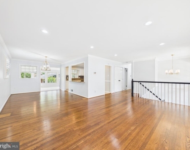 9201 Cherrytree Drive - Photo Thumbnail 5