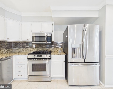 9201 Cherrytree Drive - Photo Thumbnail 10