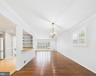 9201 Cherrytree Drive - Photo Thumbnail 14