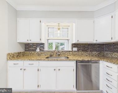 9201 Cherrytree Drive - Photo Thumbnail 9