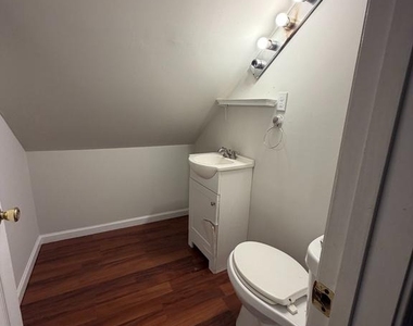 7124 Quincy Avenue - Photo Thumbnail 9