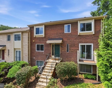 6822 Perry Penney Drive - Photo Thumbnail 4