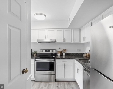 6822 Perry Penney Drive - Photo Thumbnail 13