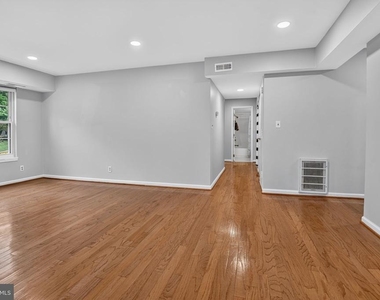 7621 Tremayne Place - Photo Thumbnail 8