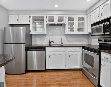 7621 Tremayne Place - Photo Thumbnail 2