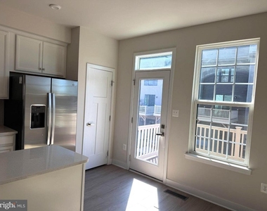 13907 Airfoil Road - Photo Thumbnail 7