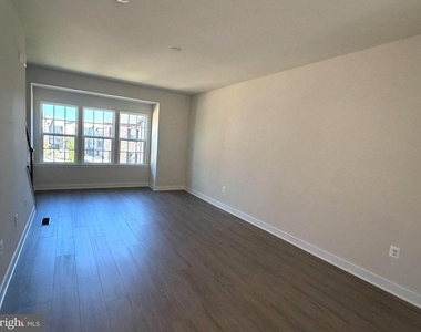 13907 Airfoil Road - Photo Thumbnail 2