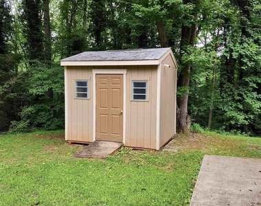 7255 Moss Lane - Photo Thumbnail 1