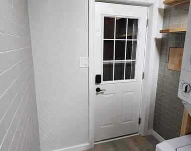 7255 Moss Lane - Photo Thumbnail 10